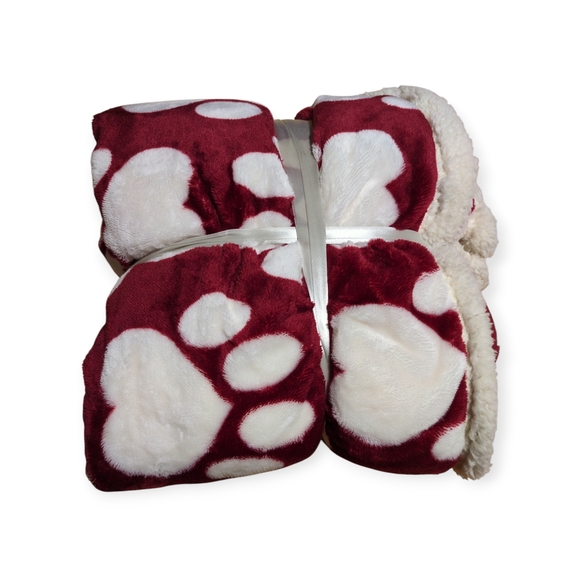PetSmart Ultra-Soft Microplush & Sherpa Blanket - Red and White - Picture 2 of 4